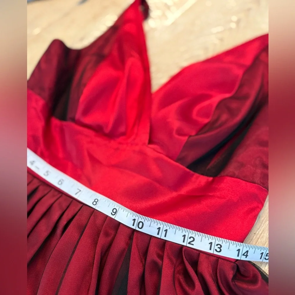 Vintage Morgan & Co formal cocktail dress. Sateen with lace overlay. Size 7/8 - Picture 4 of 8